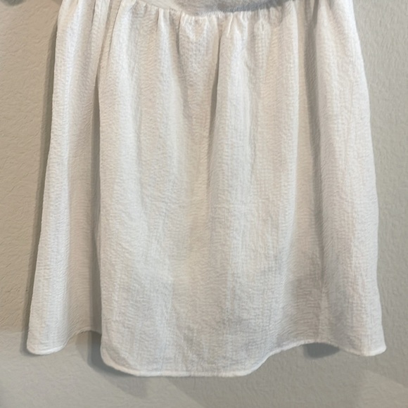 Lulu’s Women’s Mini Dress Medium White Little Bit In Love Surplice Puff Sleeve - Picture 8 of 17